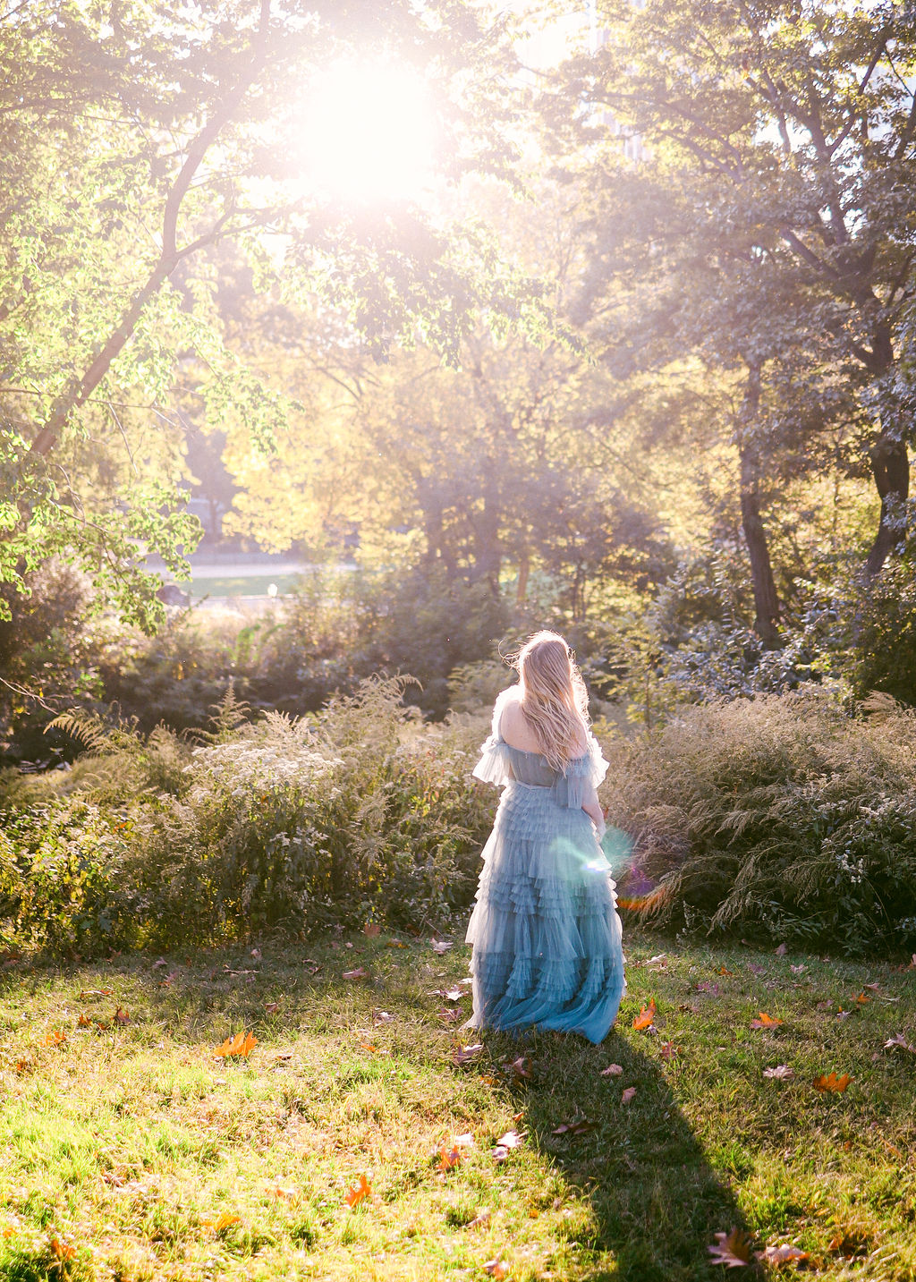 Central Park engagement photoshoot Gossip Girl Serena van der Woodsen Chelsea Loren branding photographer teal tulle blue dress